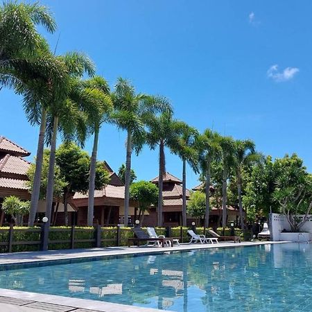 Ruenpurksa Resort Prachuap Khiri Khan Exterior foto