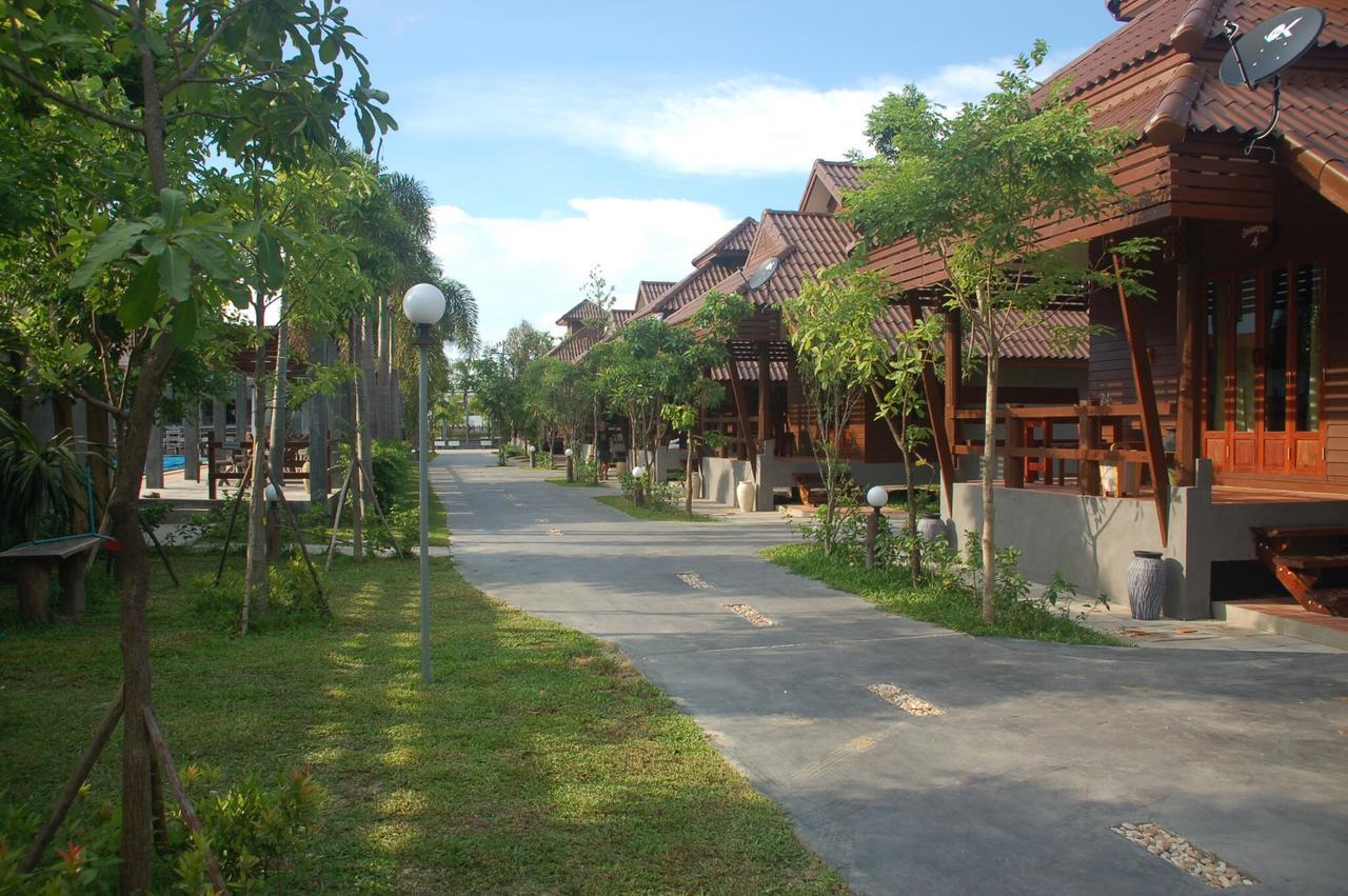 Ruenpurksa Resort Prachuap Khiri Khan Exterior foto