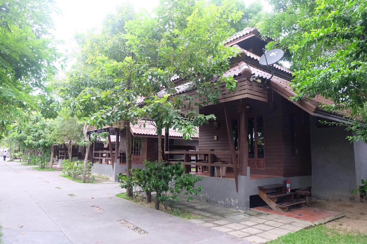 Ruenpurksa Resort Prachuap Khiri Khan Exterior foto